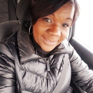 Meet your Posher, Dionne